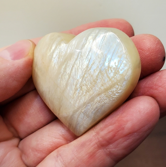 Moonstone Crystal Heart - Picture 1 of 16